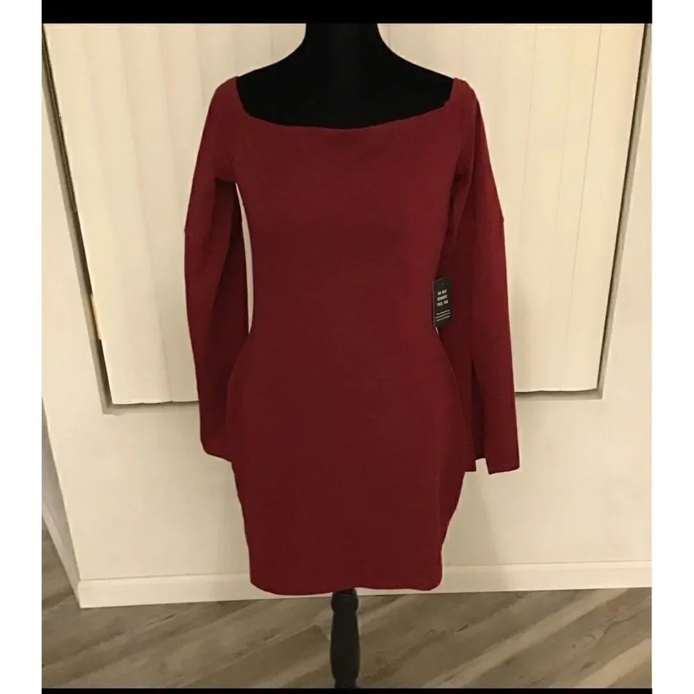 NWT~EXPRESS Burgundy Wine Off Shoulder Bodycon Dress Sz M